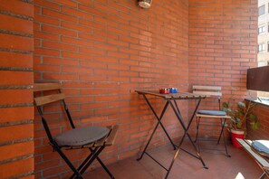 Outdoor dining - Room 'Londres' with Wi-Fi (Gijón)