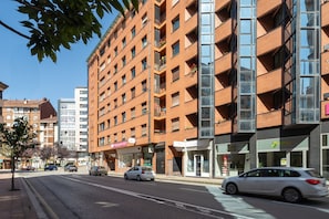 Exterior - Room 'Londres' with Wi-Fi (Gijón)