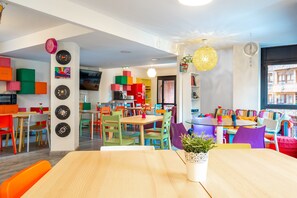 Dining - Room 'Warsaw' with Wi-Fi (Gijón)