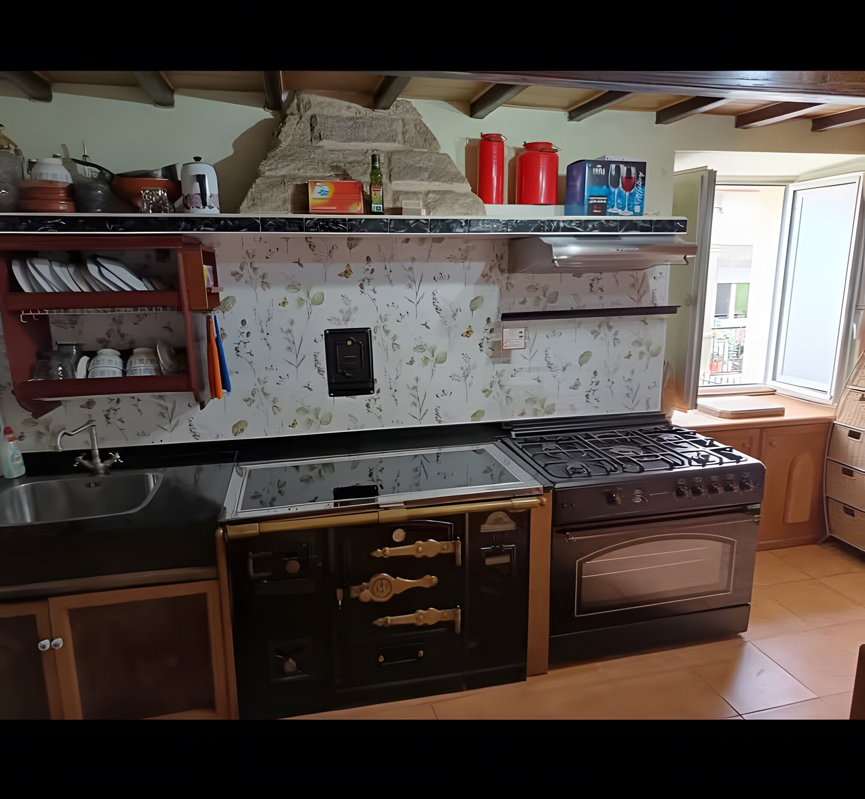 Frigorifero, microonde, forno, piano cottura