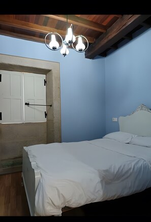 4 chambres, fer et planche à repasser, accès au Wi-Fi (inclus)