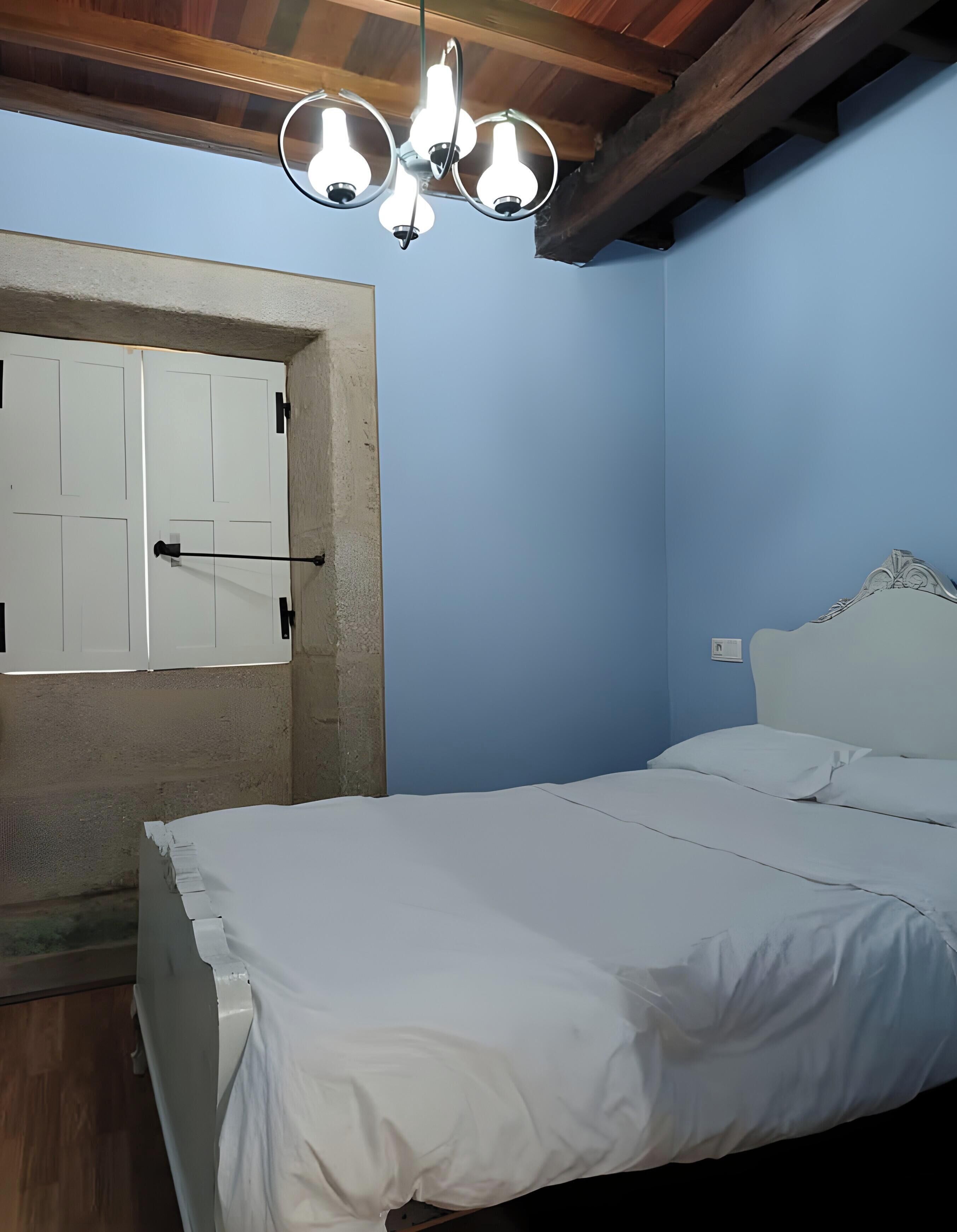 4 habitaciones, tabla de planchar con plancha y wifi gratis 
