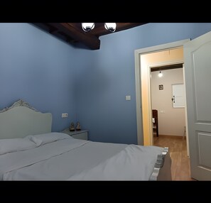 4 chambres, fer et planche à repasser, accès au Wi-Fi (inclus)