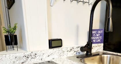 Cozy compact Studio in Ashland, PA, High-speed Wi-Fi , AC & Complimentary coffee