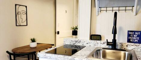 Mikrobølgeovn og kokeplater