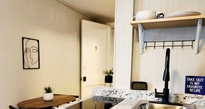 Cozy compact Studio in Ashland, PA, High-speed Wi-Fi , AC & Complimentary coffee