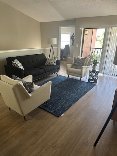 Shared condo in welcoming Tampa with AC, WiFi, fitness room