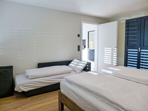 1 bedroom, WiFi - Huus Chloster, Apt Niesen by Interhome (Krattigen)