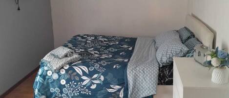 2 bedrooms, WiFi, bed sheets