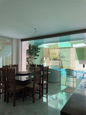 Dining - House 3 minutes from Praia do Forte (Centro Cabo Frio)