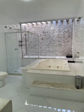 Bathroom - House 3 minutes from Praia do Forte (Centro Cabo Frio)