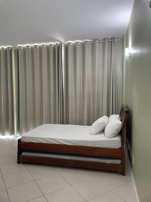 4 bedrooms, bed sheets - House 3 minutes from Praia do Forte (Centro Cabo Frio)