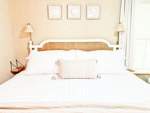 3 bedrooms, desk, iron/ironing board, travel crib