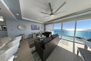 Apartment, Accessible | 1 bedroom - Beach Condo Kitchen Hot Tub (Puerto Peñasco)