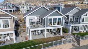 House - Lakefront Luxury in Warm Osoyoos (Osoyoos)