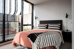 1 dormitorio, tabla de planchar con plancha, wifi gratis y ropa de cama