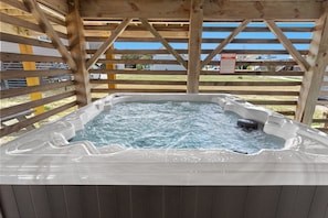 Baignoire à remous extérieure