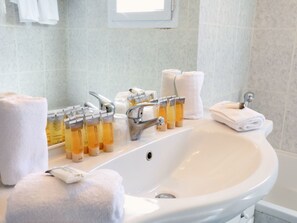 Towels - Les Mazets by Interhome (Arles)