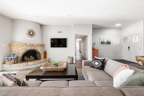 TV, fireplace, offices