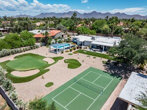 Sports court - Private Acre of Fun: Nine Hole Golf Course, Pickleball Court, Pool Table, Heated Swimming Pool (Scottsdale)