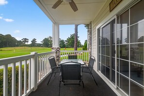 Outdoor dining - Breathe deep | swing free | rest in comfort | Magnolia Place 4789-104 (Myrtle Beach)