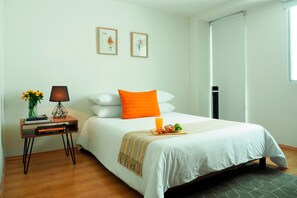 2 Schlafzimmer, Zimmersafe, Schreibtisch, Bügeleisen/Bügelbrett