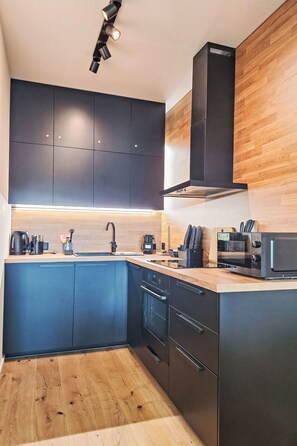 Fridge, microwave, oven, dishwasher