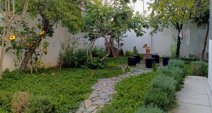 Amplia y céntrica habitación con baño privado en Querétaro