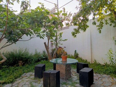 Amplia y céntrica habitación con baño privado en Querétaro