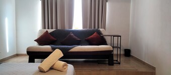 Amplia y céntrica habitación con baño privado en Querétaro