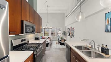 Talheres/pratos/utensílios de cozinha