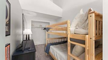 2 makuuhuonetta, silitysrauta/-lauta, Wi-Fi