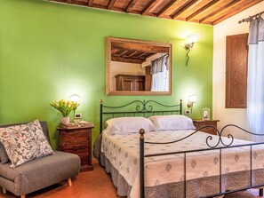 1 bedroom, travel crib, free WiFi