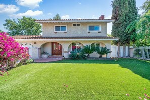 Exterior - 20% OFF Monthly / Pool, Courts & Luxe Comfort (Diamond Bar)