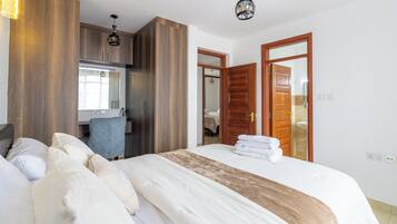 3 bedrooms, iron/ironing board, WiFi, bed sheets