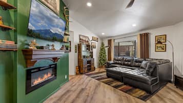 Smart TV, fireplace