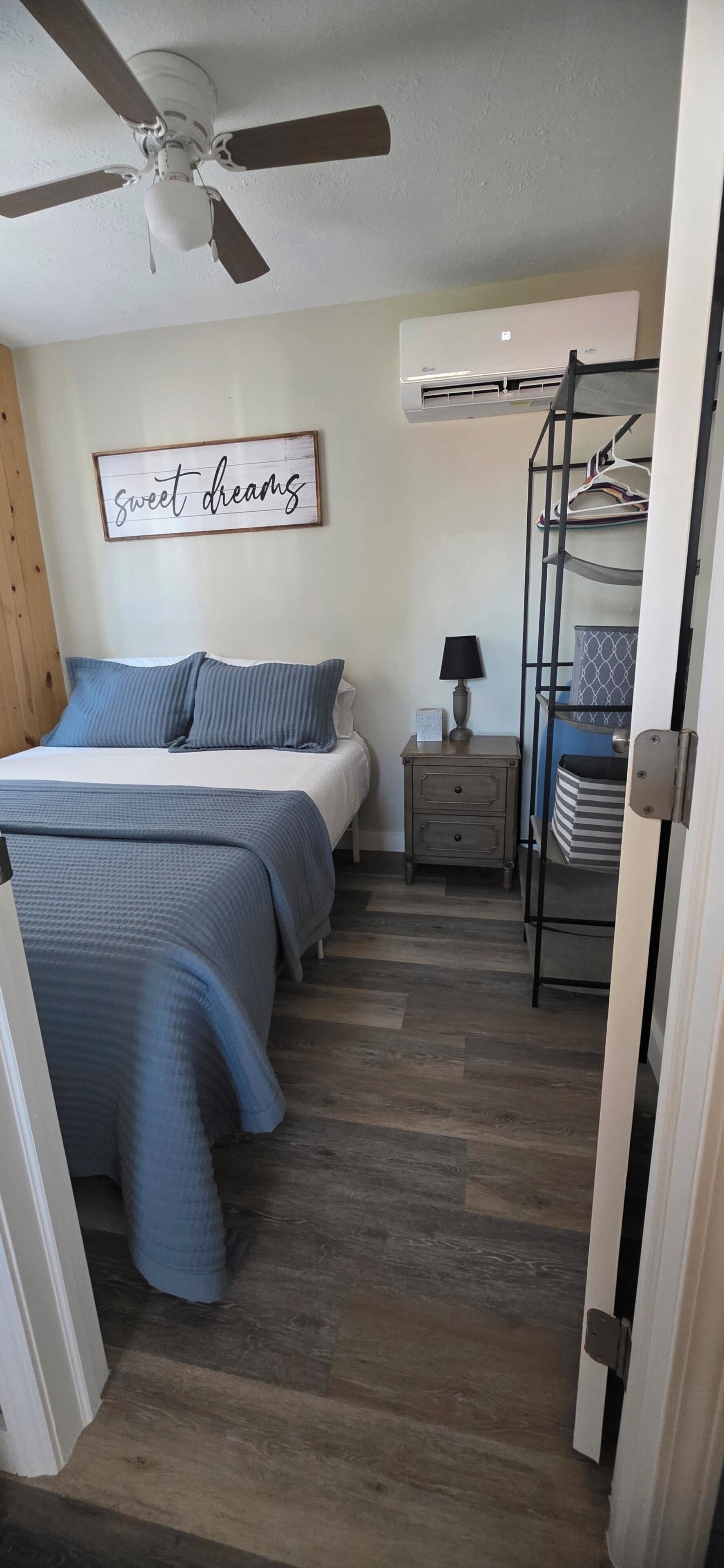 2 chambres, fer et planche à repasser, accès au Wi-Fi (inclus)