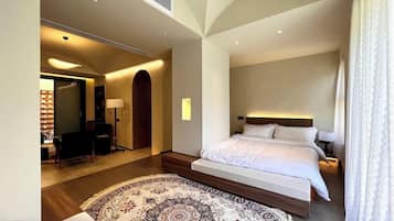 Luxury Studio, Courtyard View | Room amenity