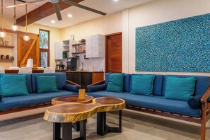 Villa | Living area - Casa Relaxo Waterfront Villa with Private Dock in Bacalar Lagoon (Bacalar)