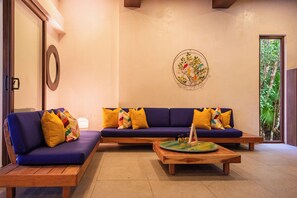 Living room - Casa Relaxo Waterfront Villa with Private Dock in Bacalar Lagoon (Bacalar)