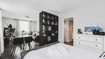 Bügeleisen/Bügelbrett, Internetzugang, Bettwäsche