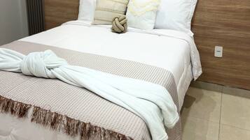 3 habitaciones, tabla de planchar con plancha, wifi y ropa de cama