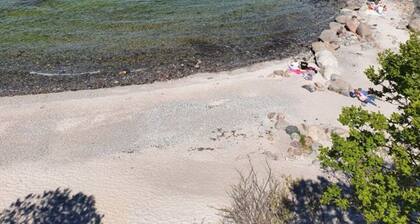 Ostseenest Steilkuste, Directly by the Sea, Apartment 3 "mantelmowe"