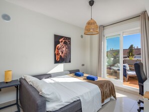 3 Schlafzimmer, Schreibtisch, Internetzugang