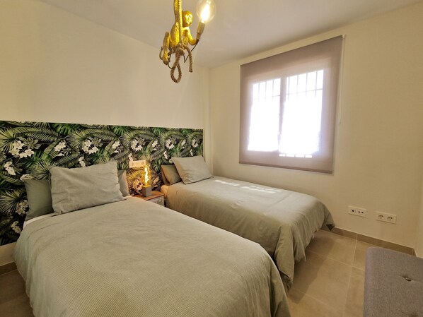 2 chambres, fer et planche à repasser, Wi-Fi gratuit, draps fournis