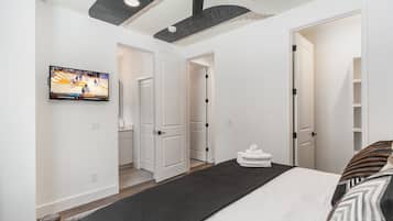 4 bedrooms, iron/ironing board, travel crib, free WiFi
