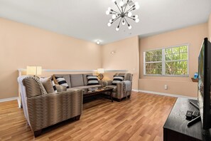 Smart TV, DVD player