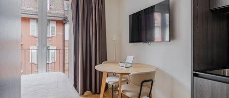 Strykjärn/strykbräda, wi-fi och sängkläder