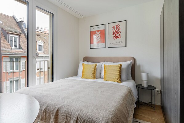 Iron/ironing board, WiFi, bed sheets - Blueground | Wiedikon, elevator, nr museums & mall (Zurich)