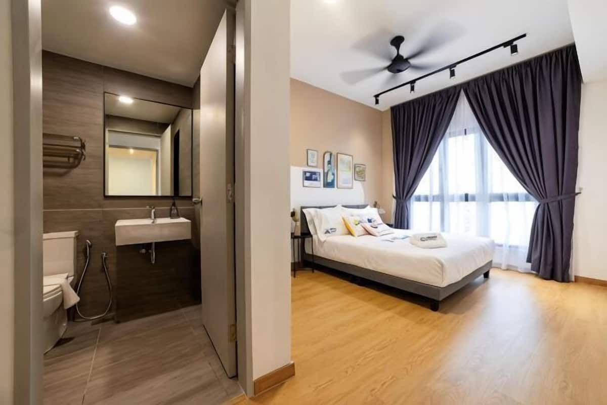 Premium bedding, free WiFi